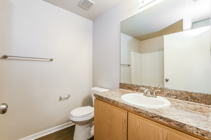 2,045/Mo, 6748 Ebans Bnd Orlando, FL 32807 Bathroom View