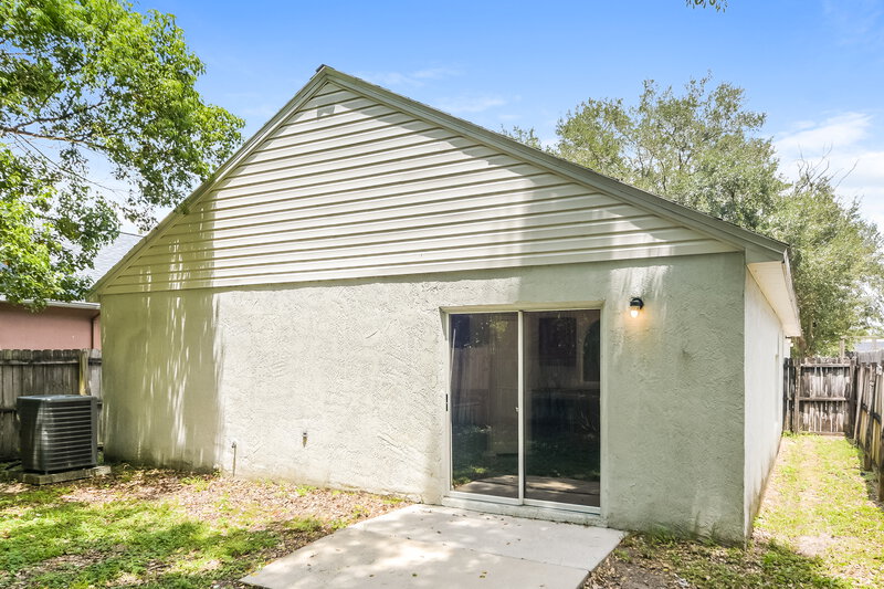 2,065/Mo, 6748 Ebans Bnd Orlando, FL 32807 Rear View