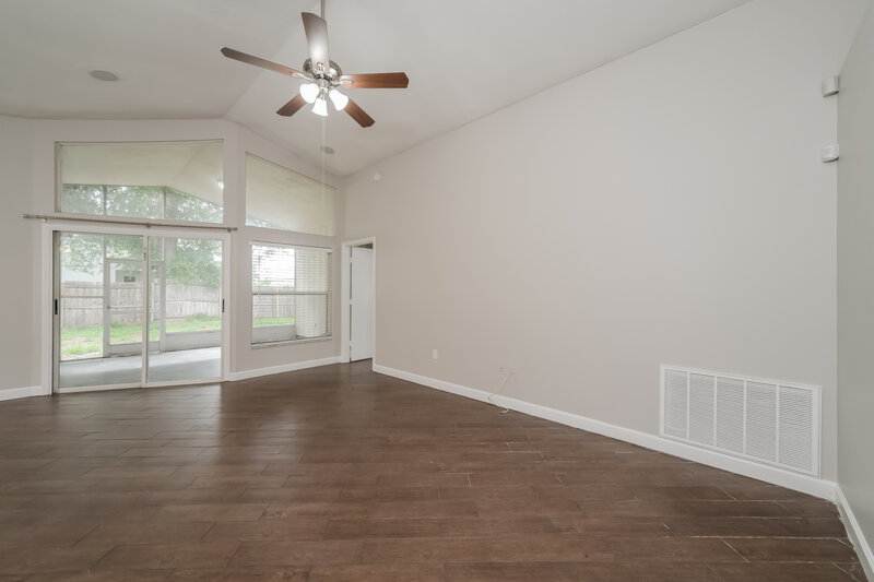1,780/Mo, 206 Kingshill Ct SE Winter Haven, FL 33884 Living Room View