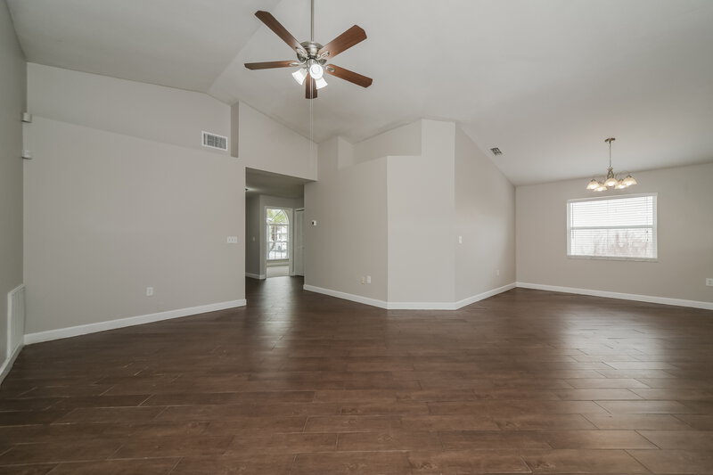 1,780/Mo, 206 Kingshill Ct SE Winter Haven, FL 33884 Living Room View 2