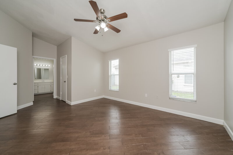 1,780/Mo, 206 Kingshill Ct SE Winter Haven, FL 33884 Main Bedroom View