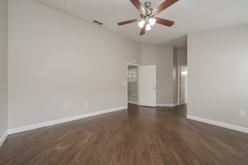 1,780/Mo, 206 Kingshill Ct SE Winter Haven, FL 33884 Main Bedroom View 2