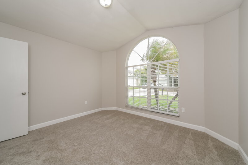 1,780/Mo, 206 Kingshill Ct SE Winter Haven, FL 33884 Bedroom View
