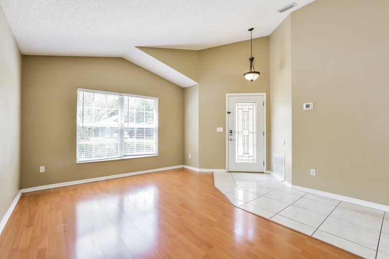 3,620/Mo, 2113 Carpathian Dr Apopka, FL 32712 Living Room View 2