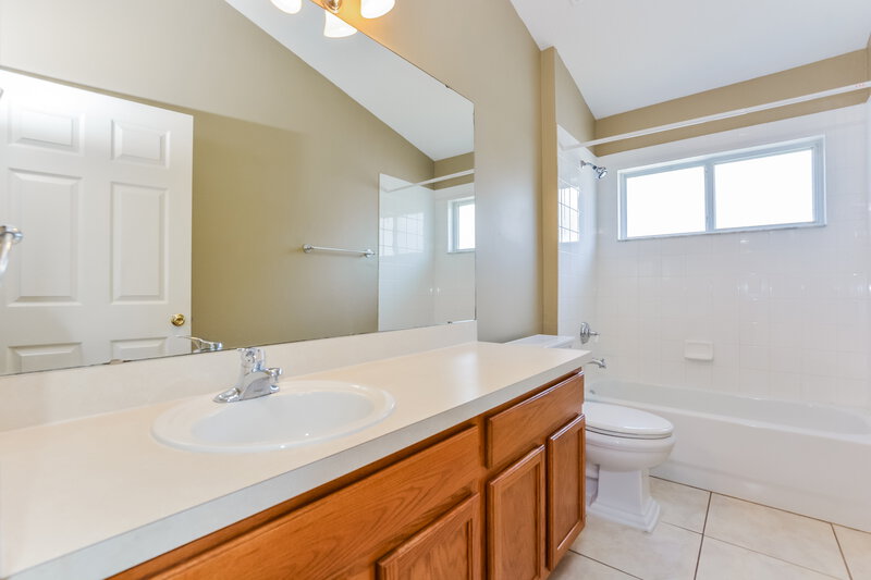 3,620/Mo, 2113 Carpathian Dr Apopka, FL 32712 Bathroom View