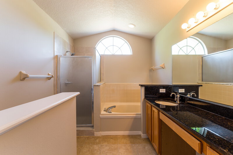 2,995/Mo, 631 Cranebrook Ct Oviedo, FL 32766 Master Bathroom View