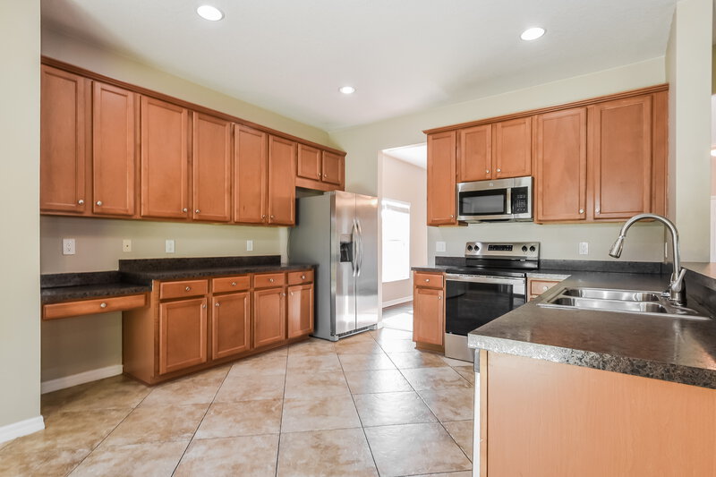 0/Mo, 30030 Messara Cv Mount Dora, FL 32757 Kitchen View