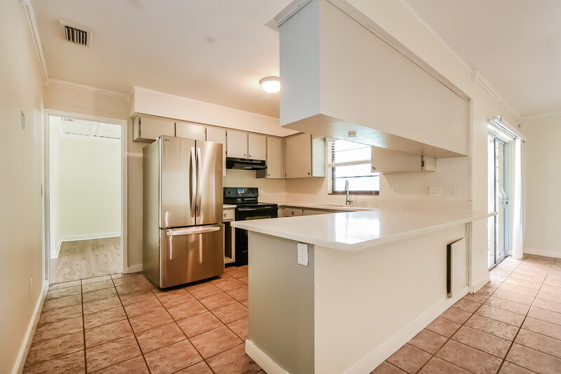 2,710/Mo, 5219 Ardmore Dr Winter Park, FL 32792 Kitchen View