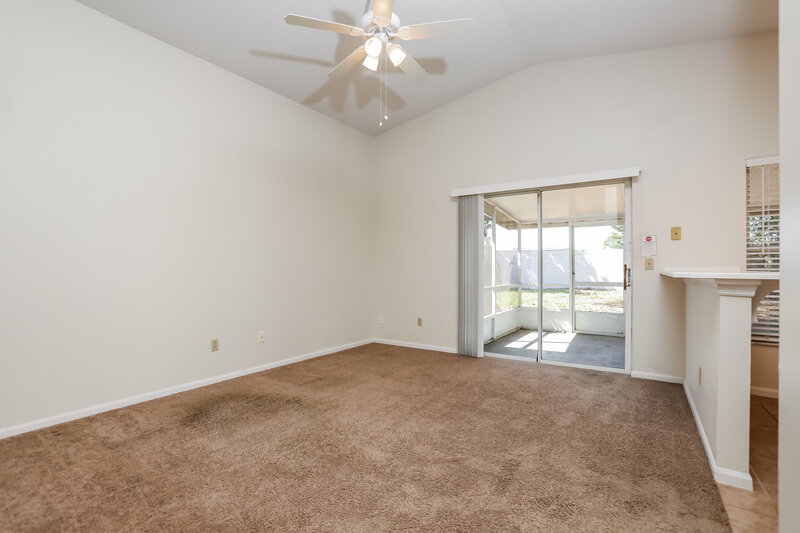 0/Mo, 562 Short Pine Cir Orlando, FL 32807 Sitting Room View
