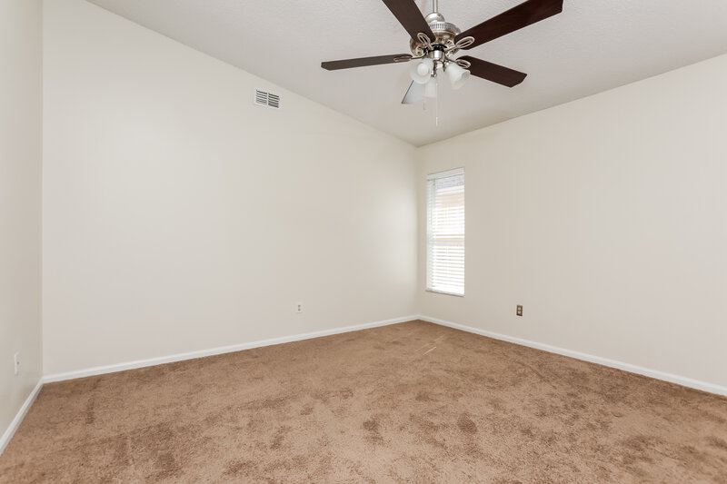 0/Mo, 562 Short Pine Cir Orlando, FL 32807 Main Bedroom View