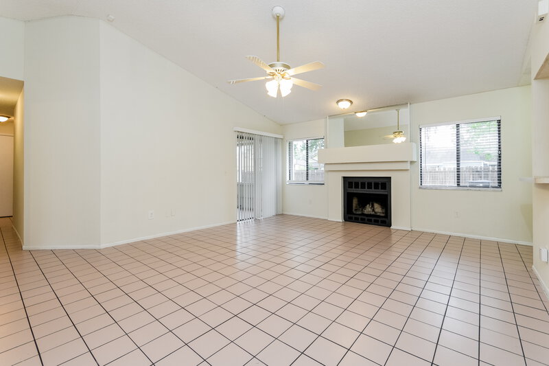 2,010/Mo, 420 Blue Jacket Ln Orlando, FL 32825 Living Room View 3