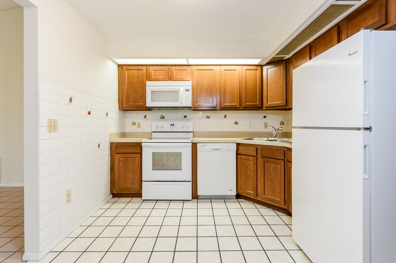 2,010/Mo, 420 Blue Jacket Ln Orlando, FL 32825 Kitchen View