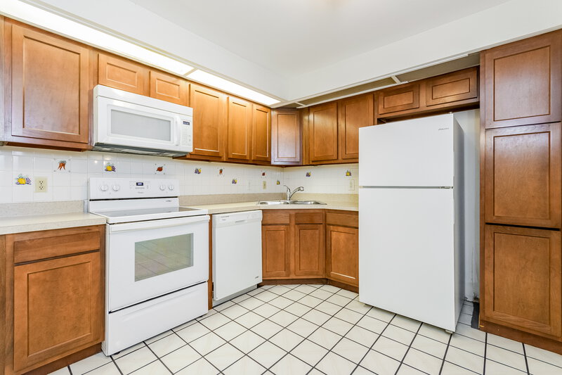 2,010/Mo, 420 Blue Jacket Ln Orlando, FL 32825 Kitchen View 2