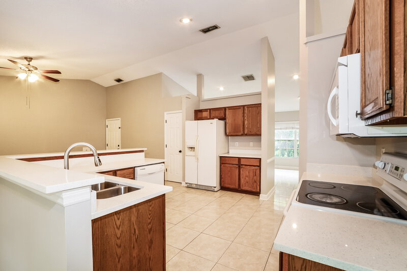 2,855/Mo, 104 W Frederick Ave Lake Mary, FL 32746 Kitchen View