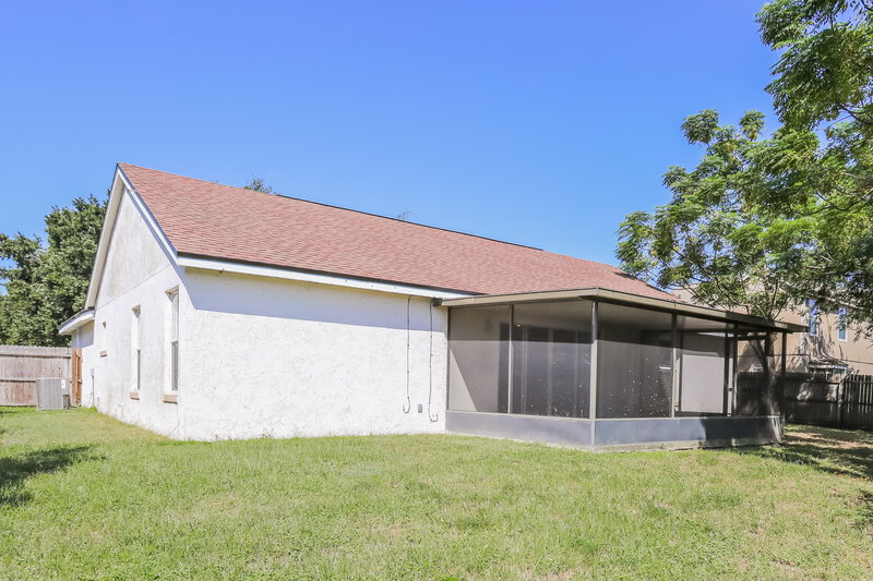 2,015/Mo, 5433 Red Bone Ln Orlando, FL 32810 Rear View 2