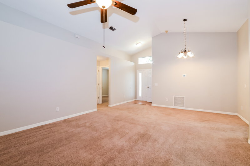 1,955/Mo, 343 S Lancelot Ave Orlando, FL 32835 Living Room View
