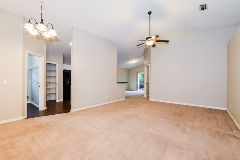 1,955/Mo, 343 S Lancelot Ave Orlando, FL 32835 Living Room View 2