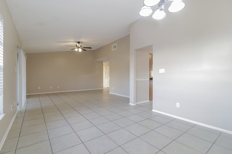2,190/Mo, 12013 Agana St Orlando, FL 32837 Dining Room View