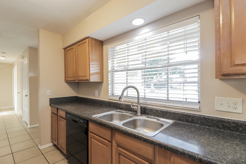 2,190/Mo, 12013 Agana St Orlando, FL 32837 Kitchen View 2