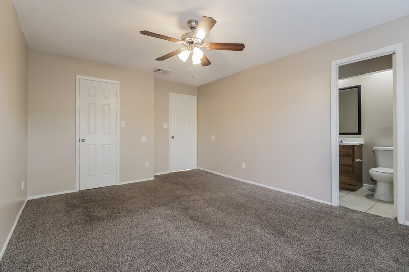 2,190/Mo, 12013 Agana St Orlando, FL 32837 Main Bedroom View 2