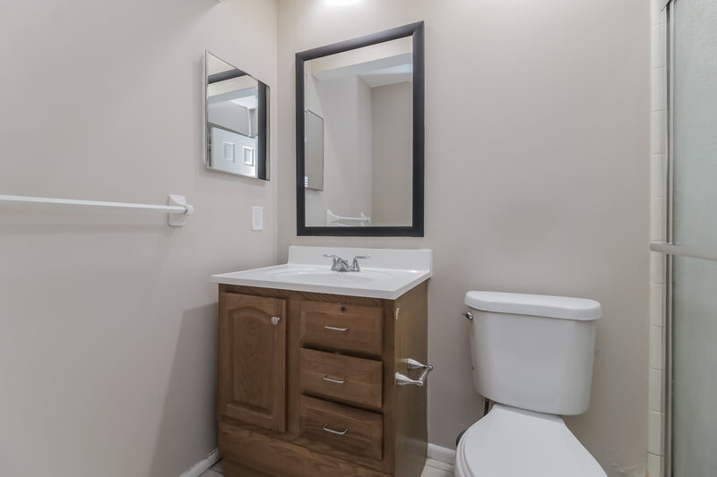 2,190/Mo, 12013 Agana St Orlando, FL 32837 Bathroom View