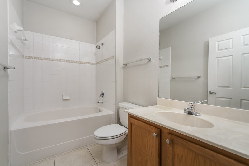 0/Mo, 2460 Grand Central Pkwy Apt 9 Orlando, FL 32839 Misc View 9