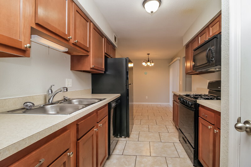 2,035/Mo, 203 Birch Ter Winter Springs, FL 32708 Kitchen View 3