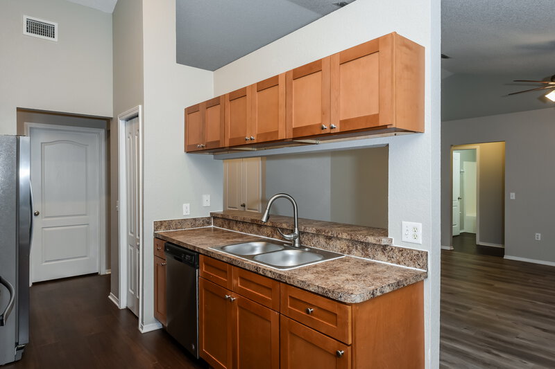 1,930/Mo, 822 Terranova Rd Winter Haven, FL 33884 Kitchen View
