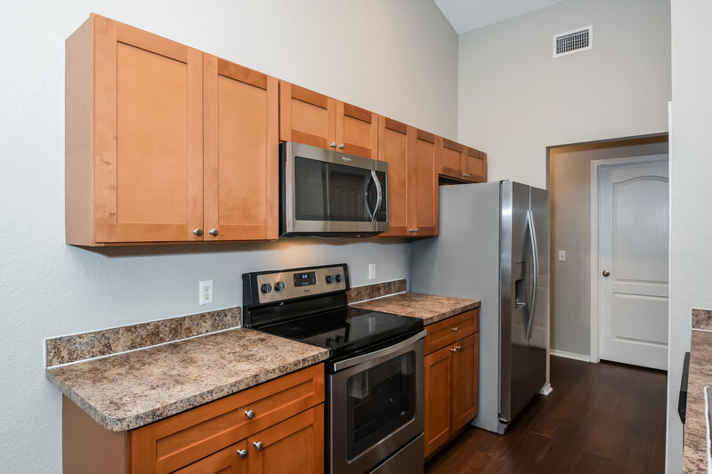 1,930/Mo, 822 Terranova Rd Winter Haven, FL 33884 Kitchen View 2