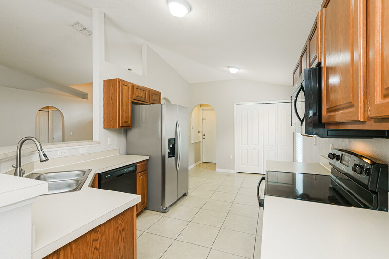 2,030/Mo, 5180 Gulf Sturgeon Ln Saint Cloud, FL 34772 Kitchen View