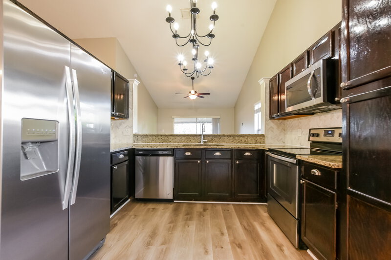 2,545/Mo, 2377 Roanoke Ct Lake Mary, FL 32746 Kitchen View