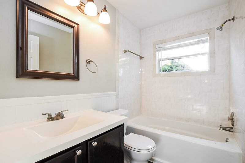 2,545/Mo, 2377 Roanoke Ct Lake Mary, FL 32746 Bathroom View