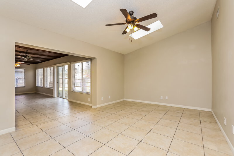 1,910/Mo, 3119 Tcu Blvd Orlando, FL 32817 Living Room View