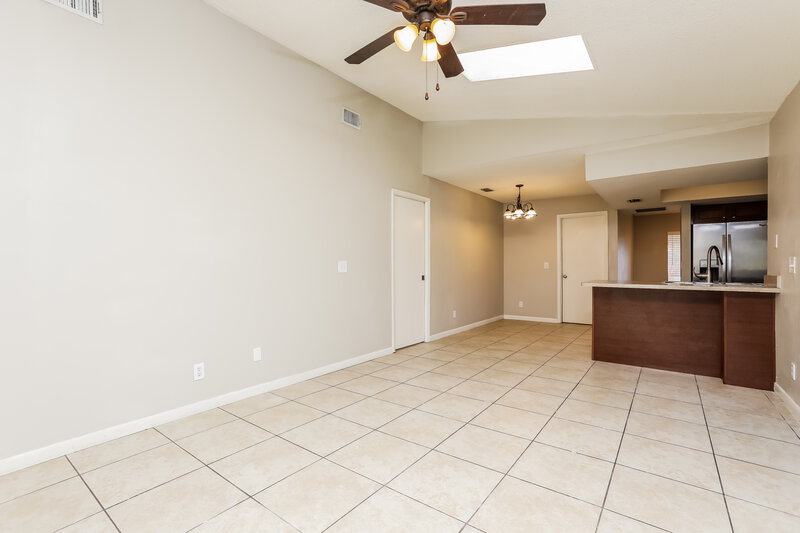 1,910/Mo, 3119 Tcu Blvd Orlando, FL 32817 Living Room View 2
