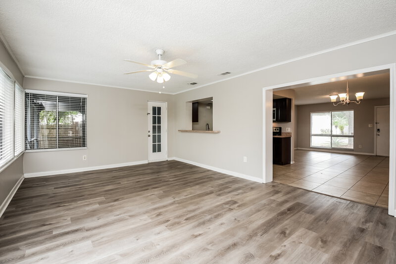 2,610/Mo, 9524 Buxton Ct Orlando, FL 32817 Living Room View 2