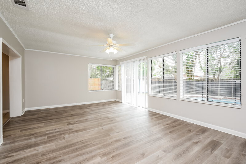 2,610/Mo, 9524 Buxton Ct Orlando, FL 32817 Living Room View 3