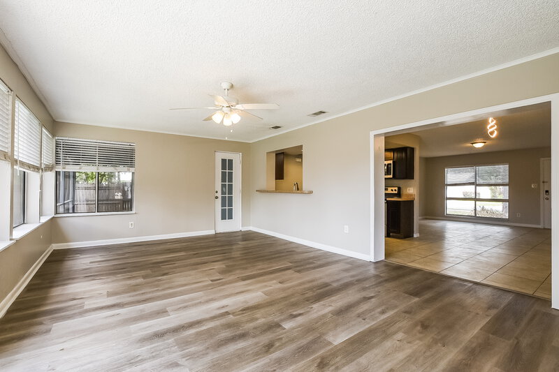2,560/Mo, 9524 Buxton Ct Orlando, FL 32817 Family Room View 2