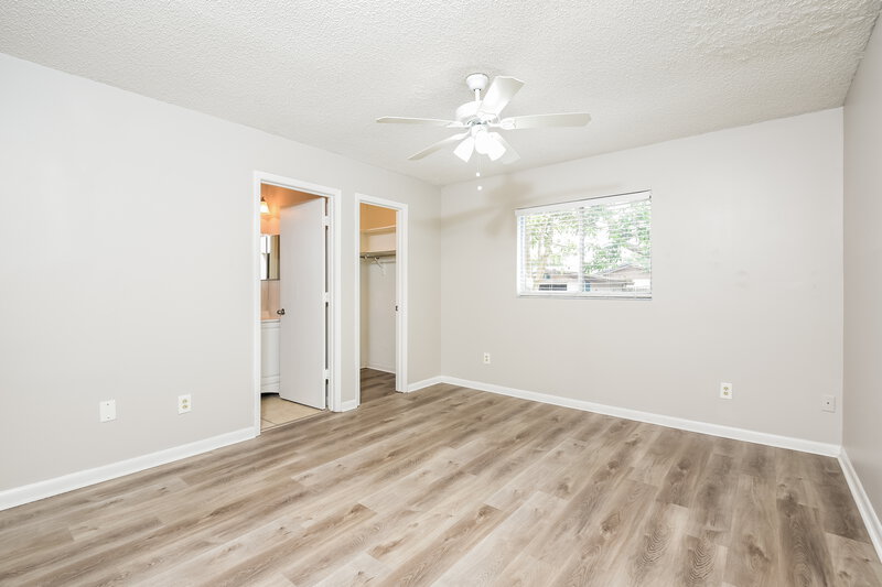 2,610/Mo, 9524 Buxton Ct Orlando, FL 32817 Main Bedroom View