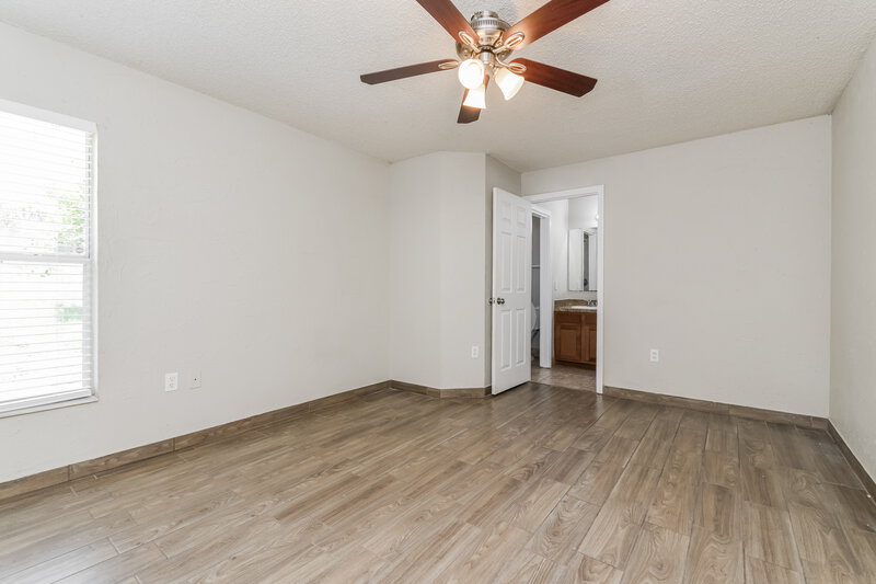 1,785/Mo, 3315 Huntwicke Blvd Davenport, FL 33837 Main Bedroom View 2