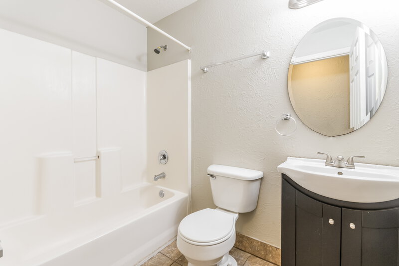 1,785/Mo, 3315 Huntwicke Blvd Davenport, FL 33837 Bathroom View