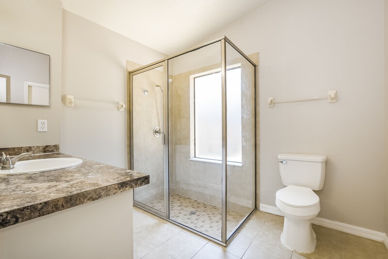 2,390/Mo, 338 Hearth Ln Casselberry, FL 32707 Main Bathroom View