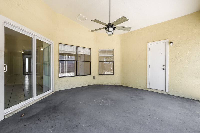 2,390/Mo, 338 Hearth Ln Casselberry, FL 32707 Screen Porch View