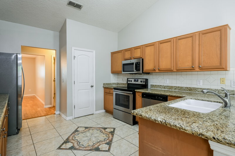 2,655/Mo, 1230 Stationside Dr Oakland, FL 34787 Kitchen View