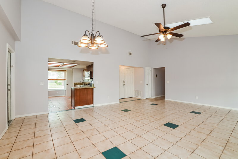2,230/Mo, 8612 Villa Nova St Orlando, FL 32817 Living Room View 2