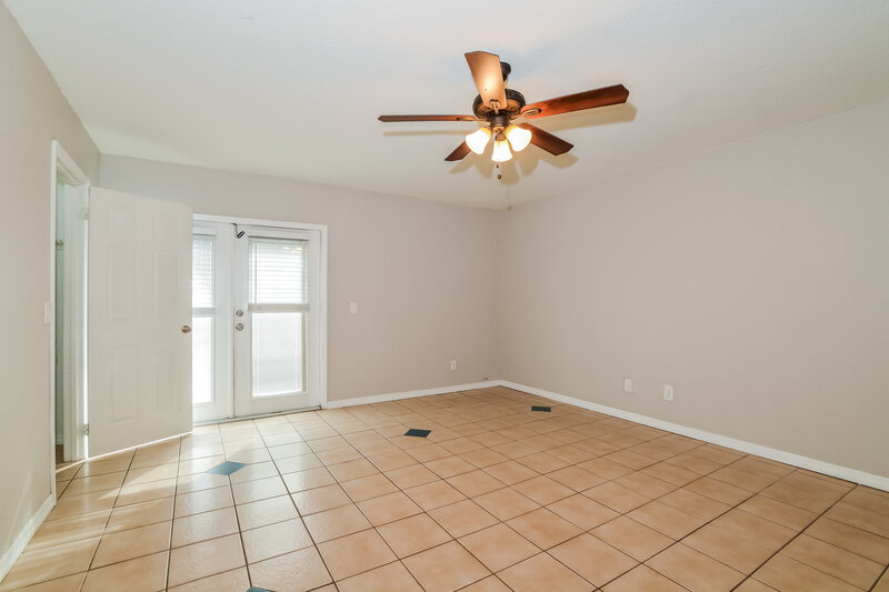 2,230/Mo, 8612 Villa Nova St Orlando, FL 32817 Main Bedroom View