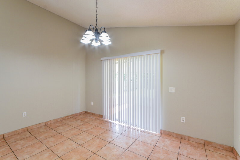 2,095/Mo, 10123 Richardson Ct Orlando, FL 32825 Dining Room View 2