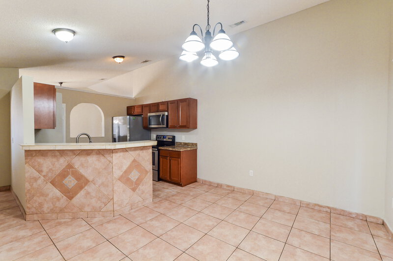 2,095/Mo, 10123 Richardson Ct Orlando, FL 32825 Dining Room View 3