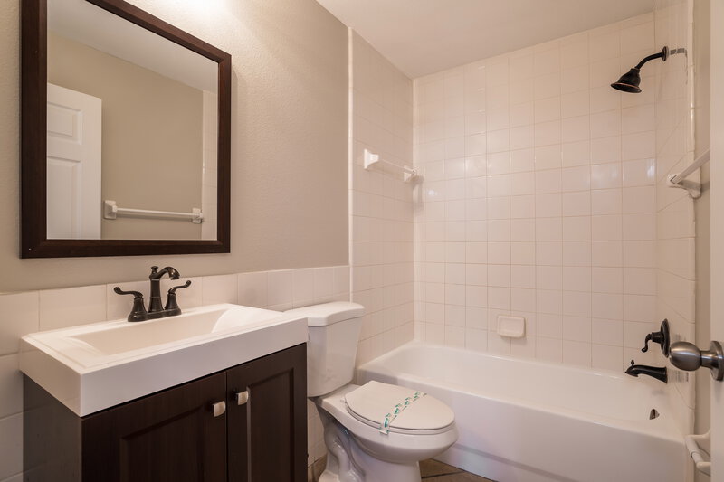 2,085/Mo, 13132 Baneberry Ct Clermont, FL 34711 Master Bathroom View