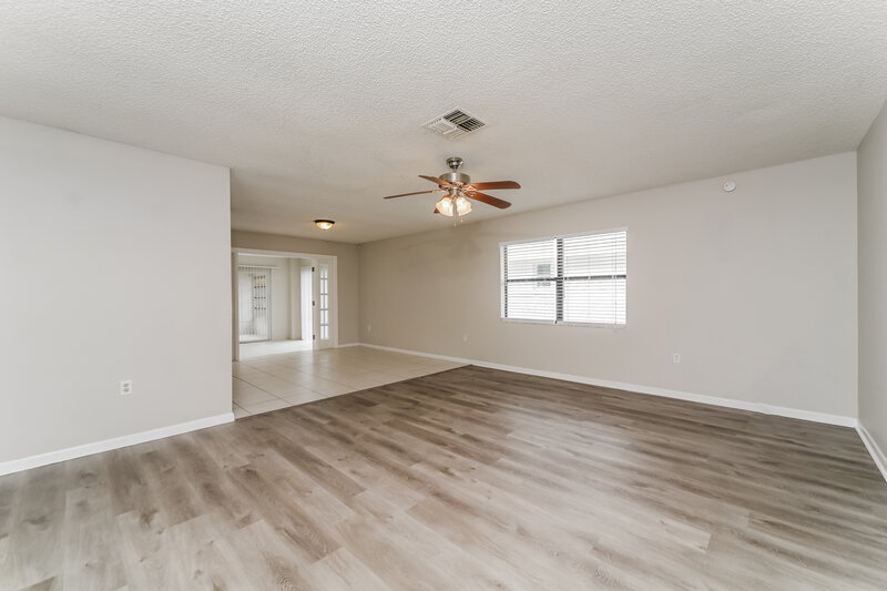 1,835/Mo, 411 Greenfield Rd Winter Haven, FL 33884 Living Room View