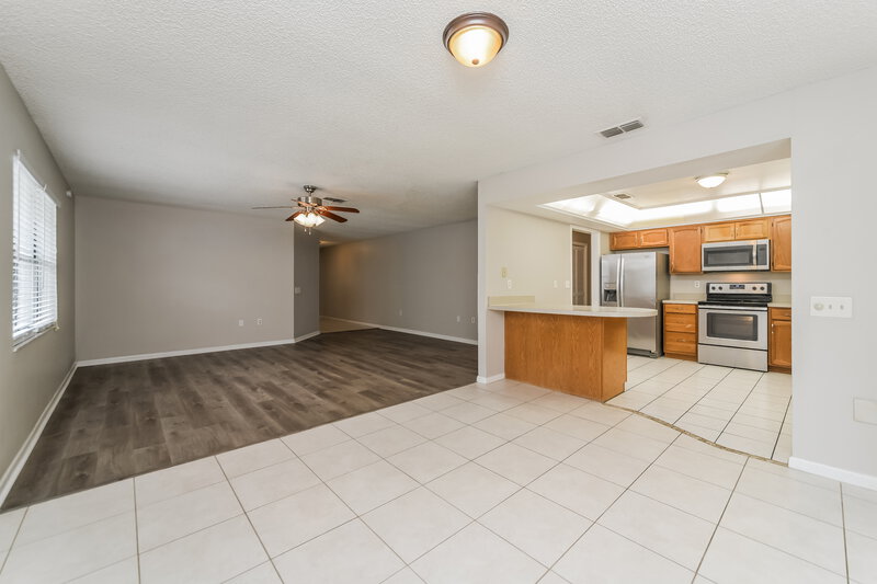 1,835/Mo, 411 Greenfield Rd Winter Haven, FL 33884 Dining Room View 2